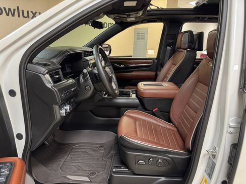 Used 2024 GMC Yukon XL Denali Ultimate AWD/4WD image 9