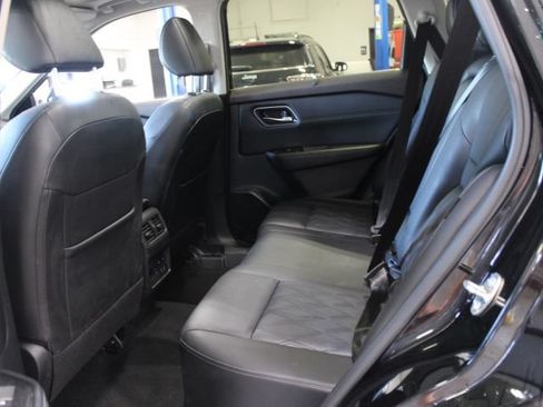 Used 2023 Nissan Rogue Platinum AWD/4WD image 14