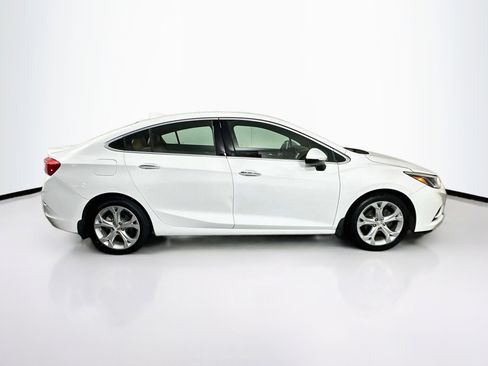 Used 2017 Chevrolet Cruze Premier w/ Enhanced Convenience Package FWD image 10