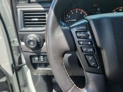 Used 2020 Nissan Titan PRO-4X w/ Pro-4x Convenience Package AWD/4WD image 20