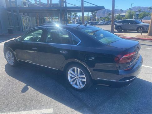 Used 2018 Volkswagen Passat 2.0T SEL Premium image 7