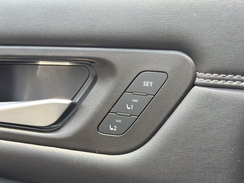 Used 2023 Nissan Pathfinder Platinum AWD/4WD image 16