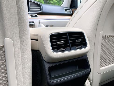 Used 2023 Mercedes-Benz GLE 350 4MATIC image 35