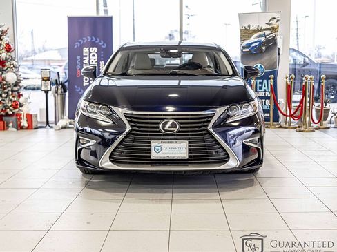 Used 2017 Lexus ES 350 w/ Luxury Package image 3