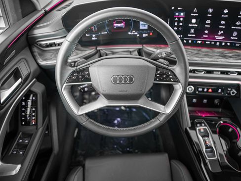 Certified 2025 Audi Q5 Premium w/ Premium Plus AWD/4WD image 11