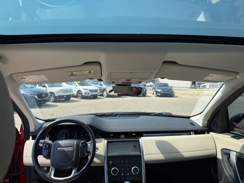 Used 2020 Land Rover Discovery Sport SE image 19
