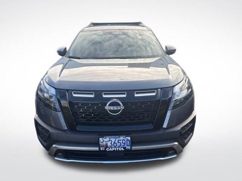 Used 2025 Nissan Pathfinder Rock Creek image 2