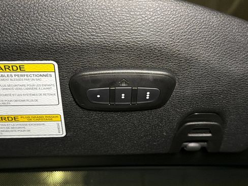 Used 2022 Jeep Wrangler Unlimited Sahara AWD/4WD image 23