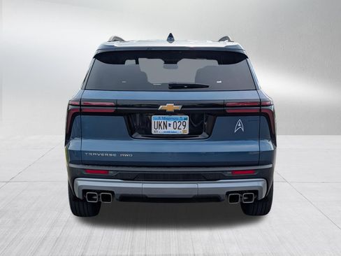 Used 2025 Chevrolet Traverse LT w/ Driver Confidence Package AWD/4WD image 6