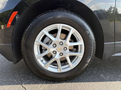 Used 2024 Chevrolet Equinox LT FWD image 11