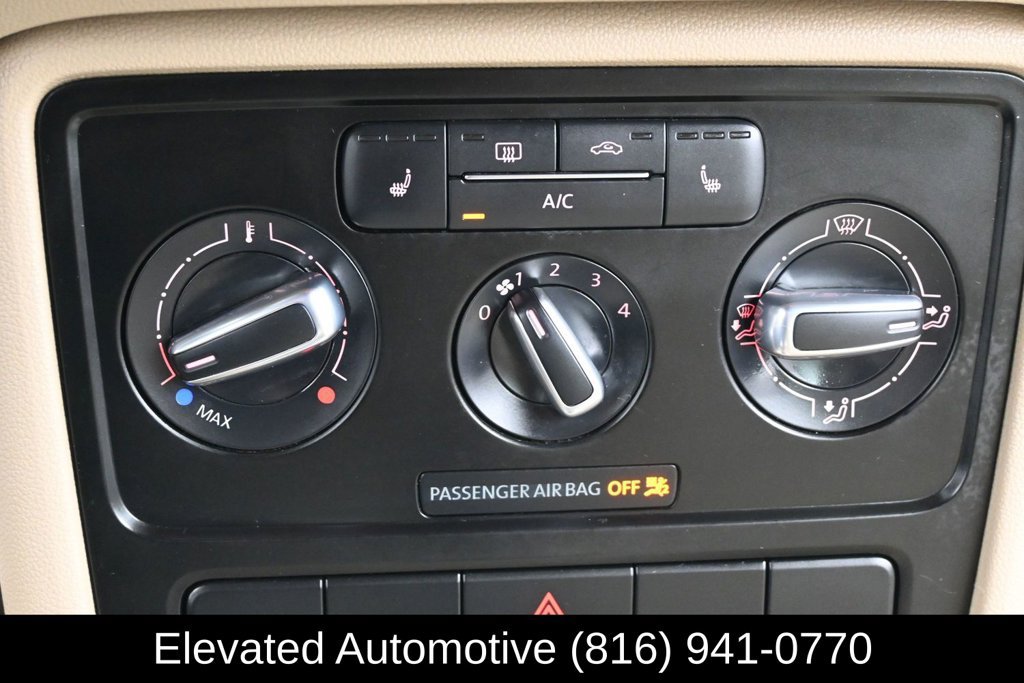 Used 2015 Volkswagen Beetle TDI FWD image 22
