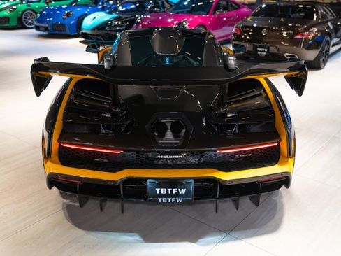 Used 2019 McLaren Senna RWD image 28