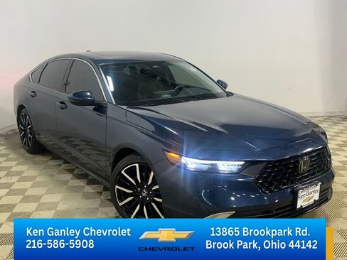 Used 2024 Honda Accord Touring image 3