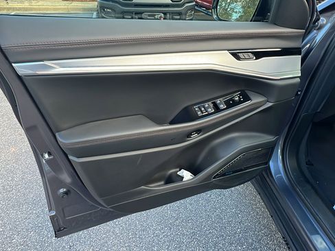 Used 2024 Jeep Wagoneer Launch Edition image 14