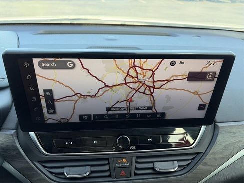 Certified 2023 Nissan Altima 2.5 SV w/ SV Premium Package image 13