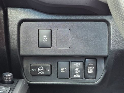 Used 2023 Toyota Tacoma TRD Off-Road AWD/4WD image 15