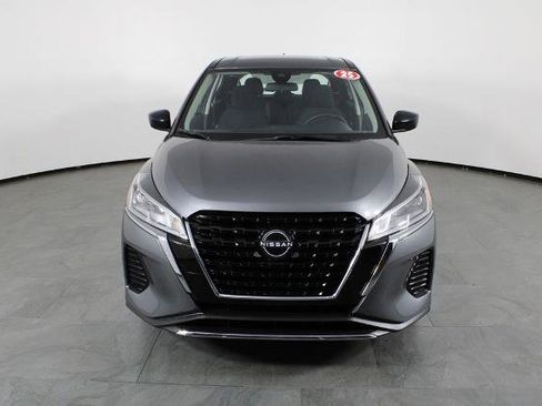 Certified 2025 Nissan Kicks Play S image 14