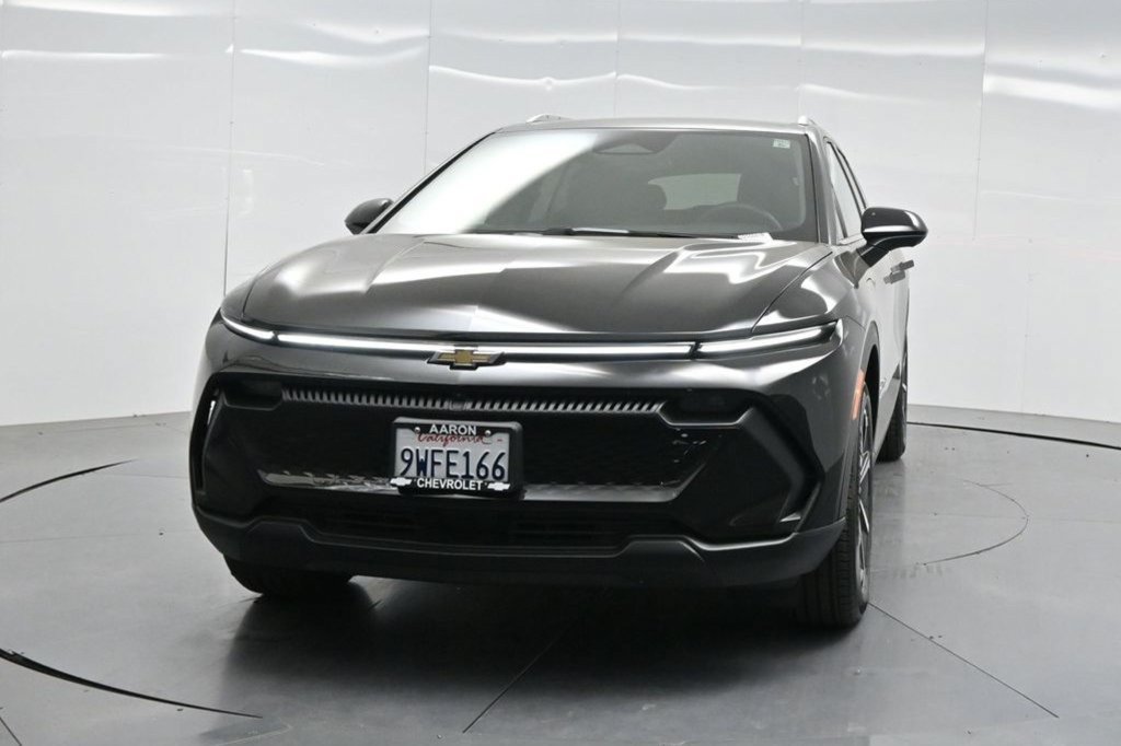 Used 2026 Chevrolet Equinox EV LT FWD image 2
