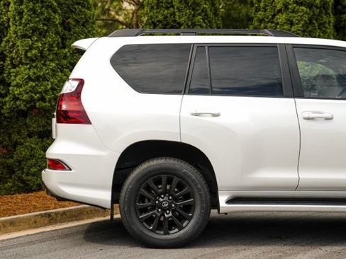 Used 2022 Lexus GX 460 w/ Black Line Special Edition AWD/4WD image 13