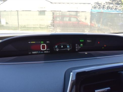 Used 2017 Toyota Prius Four w/ Advanced Technology Package FWD image 17