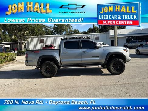 Used 2023 Toyota Tacoma TRD Off-Road w/ TRD Premium Off Road Package AWD/4WD image 13