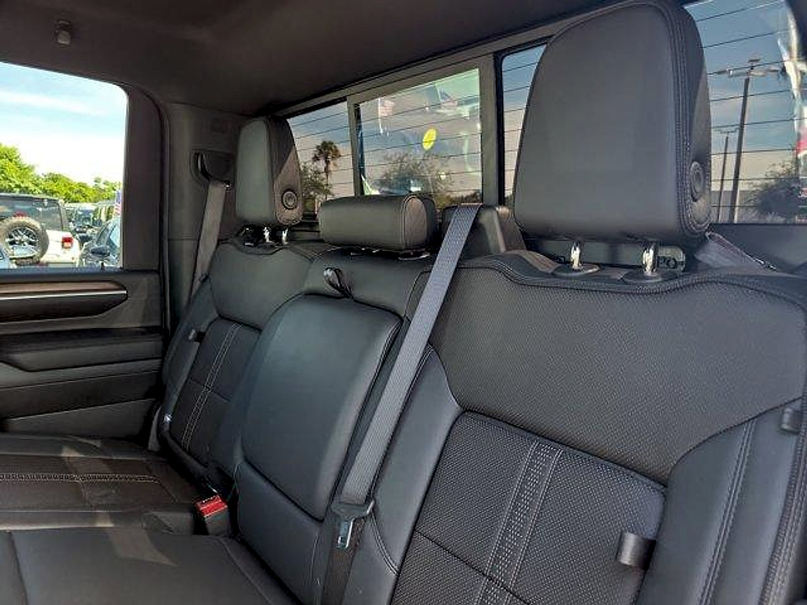 Used 2024 Chevrolet Silverado 2500 High Country w/ High Country Premium Package AWD/4WD image 13