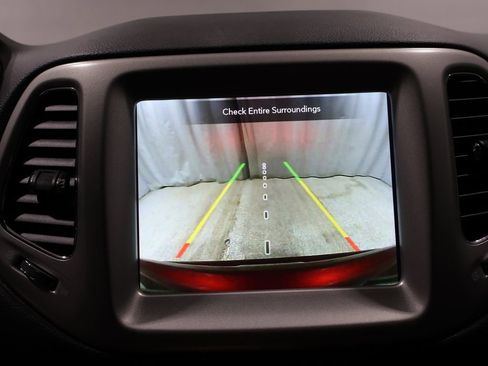 Used 2021 Jeep Compass 80th Special Edition image 28