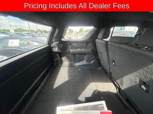 Used 2025 Toyota 4Runner SR5 AWD/4WD image 5