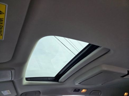 Used 2025 Honda Odyssey Touring image 12