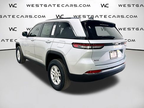 New 2025 Jeep Grand Cherokee Laredo image 5