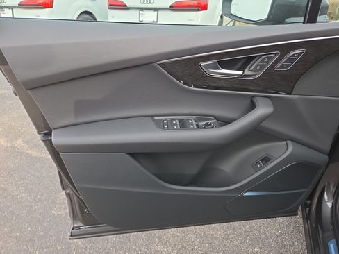 New 2026 Audi Q7 Premium image 5