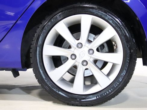 Used 2013 Hyundai Accent GLS w/ Premium Pkg FWD image 70