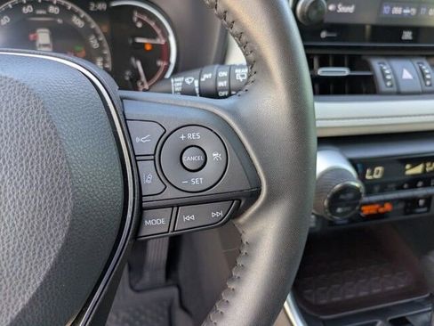 Used 2022 Toyota RAV4 Limited image 22