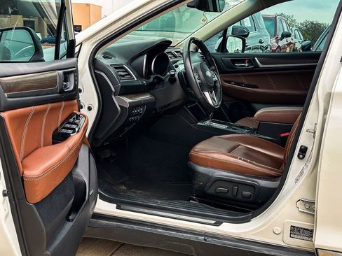 Used 2017 Subaru Outback 3.6R Touring w/ Popular Package #5A image 12