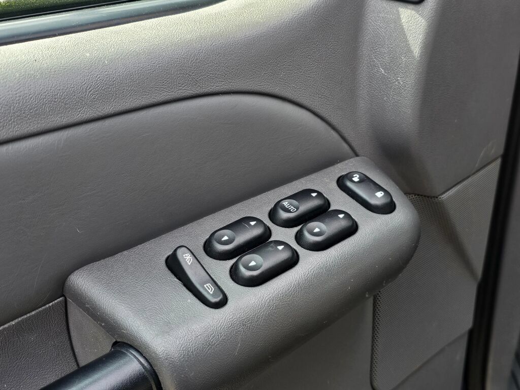 Used 2004 Ford Explorer Sport Trac XLS AWD/4WD image 26