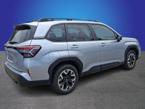 Used 2025 Subaru Forester Premium AWD/4WD image 5
