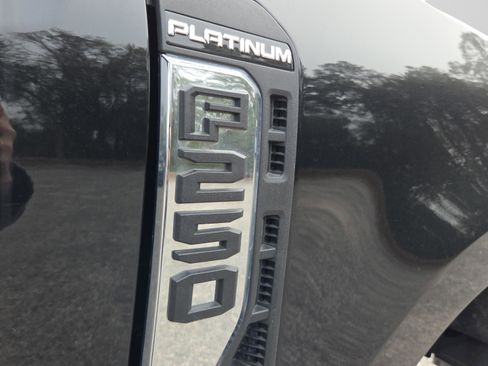 Used 2024 Ford F250 Platinum w/ Tremor Off-Road Package image 33