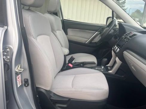 Used 2017 Subaru Forester 2.5i Premium w/ All-Weather Package AWD/4WD image 30
