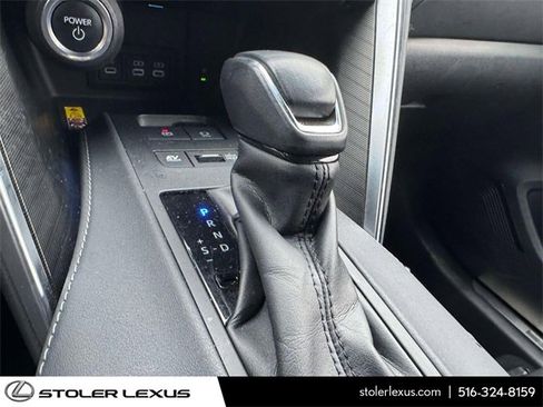 Used 2023 Toyota Venza Limited image 33