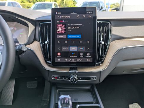 New 2026 Volvo XC60 T8 Core image 19