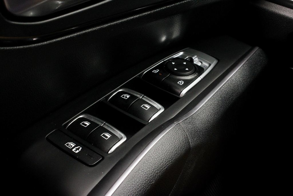 Used 2024 Kia Sorento LX FWD image 25