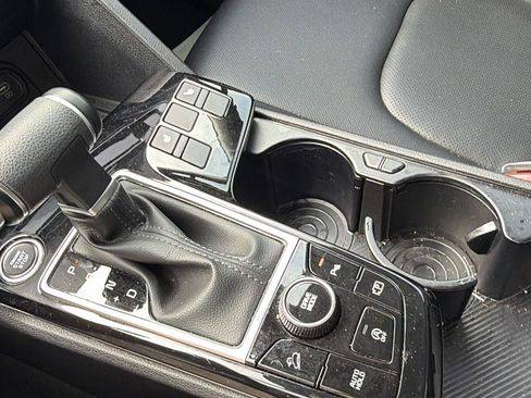 Used 2025 Kia Sportage EX w/ Premium Package FWD image 31