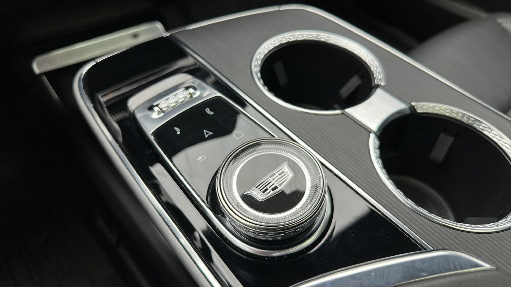 Used 2024 Cadillac Lyriq Luxury w/ LPO, Floor Liner Package AWD/4WD image 19