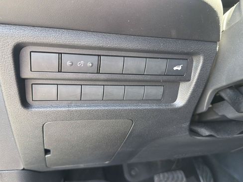 Used 2024 Mitsubishi Outlander SE FWD image 19