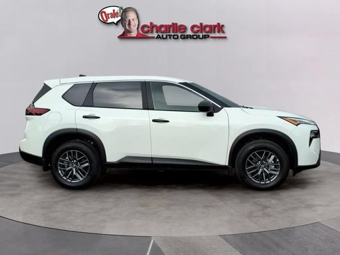 Used 2026 Nissan Rogue S FWD image 7