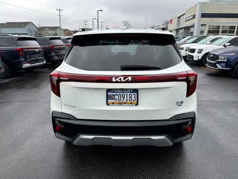Used 2024 Kia Seltos EX AWD/4WD image 6