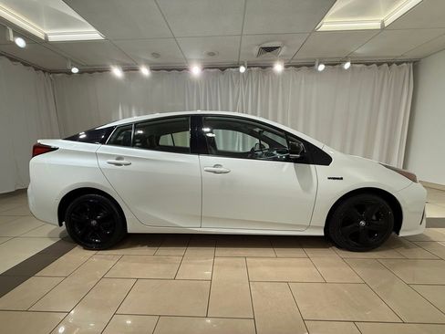 Used 2021 Toyota Prius FWD image 9