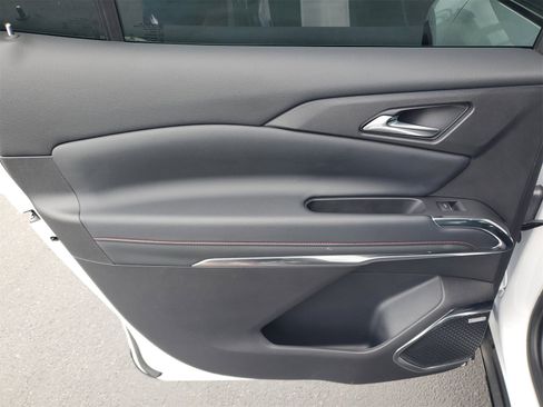 Used 2025 Chevrolet Traverse RS w/ LPO, Floor Liner Package image 10