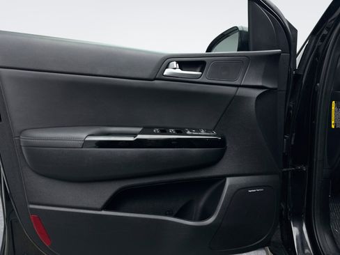 Used 2020 Kia Sportage SX image 9