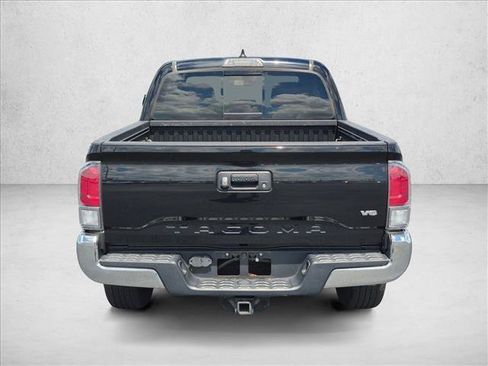 Used 2021 Toyota Tacoma TRD Off-Road AWD/4WD image 6